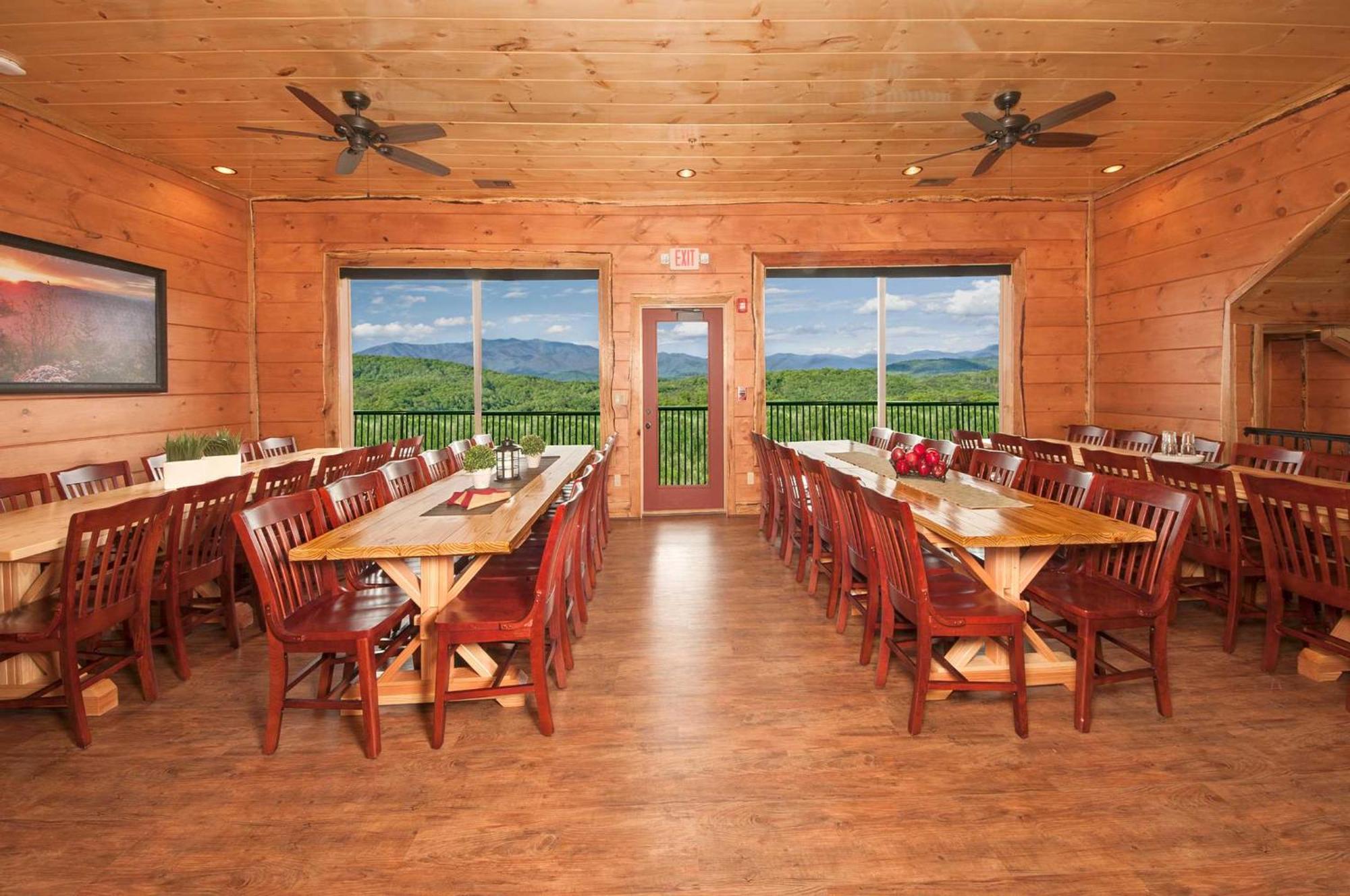 Vila Skyview Mansion:13Bdrm, 17Bath, Sleeps 70, Indoor Pool, Amazing Views Pigeon Forge Exteriér fotografie